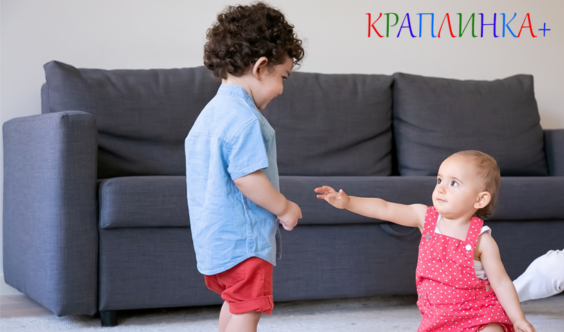 Малюк агресивний з іншими дітьми